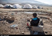 مردم هجدک کرمان شب‌های سرد را در چادر سپری می‌کنند