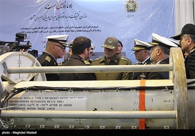 ایرانی بحریہ کی جدید جنگی ساز و سامان کی رونمائی