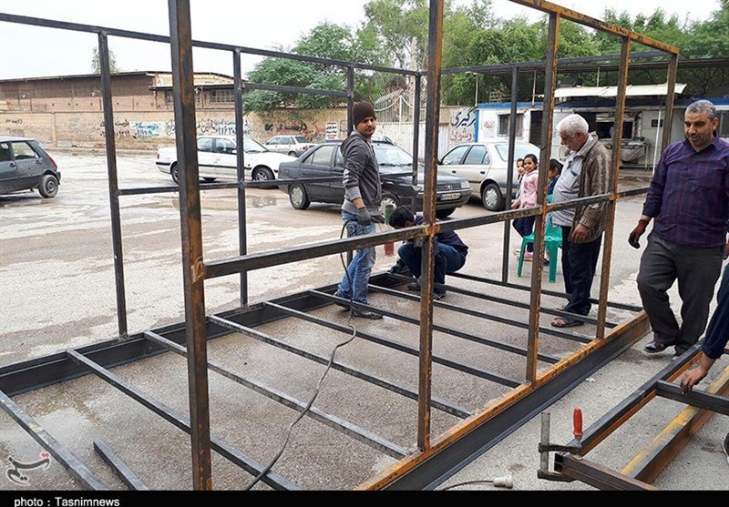 راه‌اندازی کارگاه ساخت کانکس برای زلزله‌زدگان کرمانشاه در اهواز 