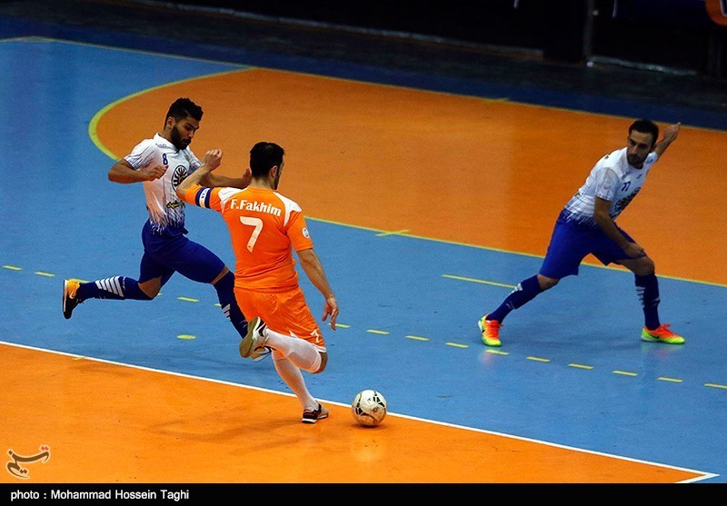 اصفهان| بازیکن تیم فوتسال فرش‌آرا: داور دیدار با گیتی‌پسند در حد این بازی نبود