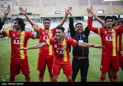 دیدار تیم های فولاد خوزستان و سپید رود رشت