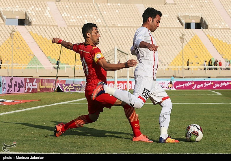 لیگ برتر فوتبال|برتری فولاد برابر پیکان در 45 دقیقه اول