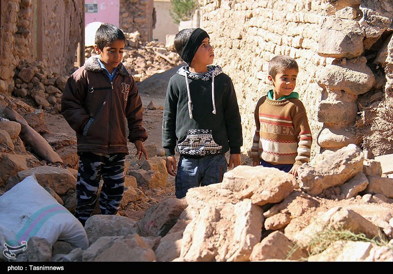 دانش آموزان زلزله‌زده کرمانشاهی در آرزوی زنگ مدارس + فیلم