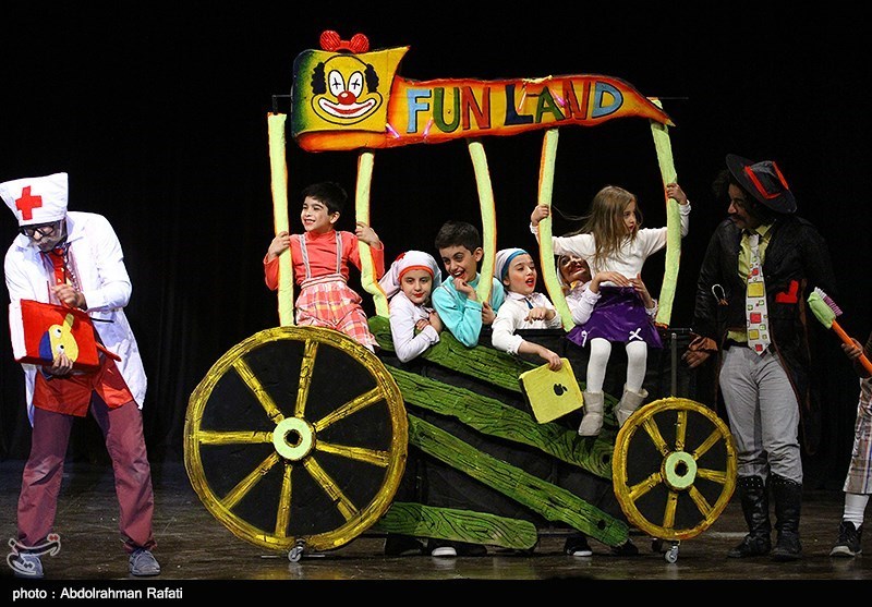 مزینانی: شعبده بازی در تئاتر کودک نمایان است