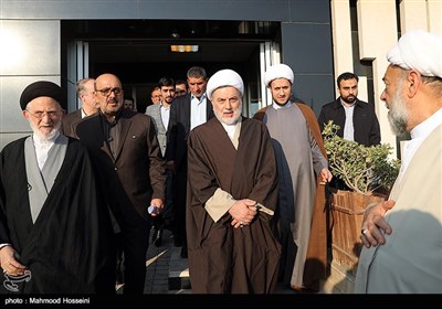 رئیس المجلس الأعلى الإسلامی العراقی یصل طهران