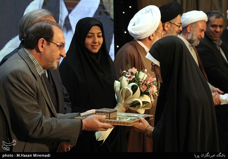 تجلیل از 19حافظ کل قرآن