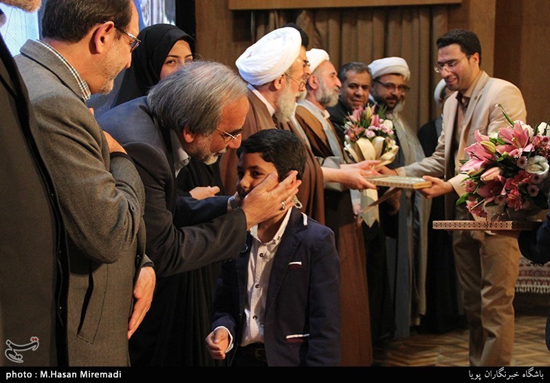 تجلیل از 19حافظ کل قرآن