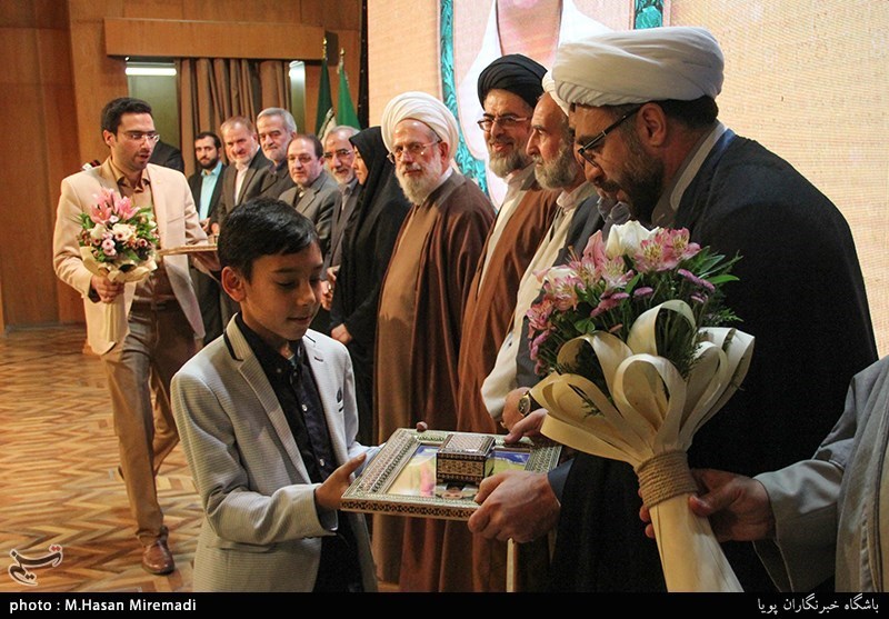 تجلیل از 19حافظ کل قرآن