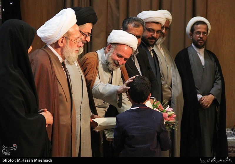 تجلیل از 19حافظ کل قرآن