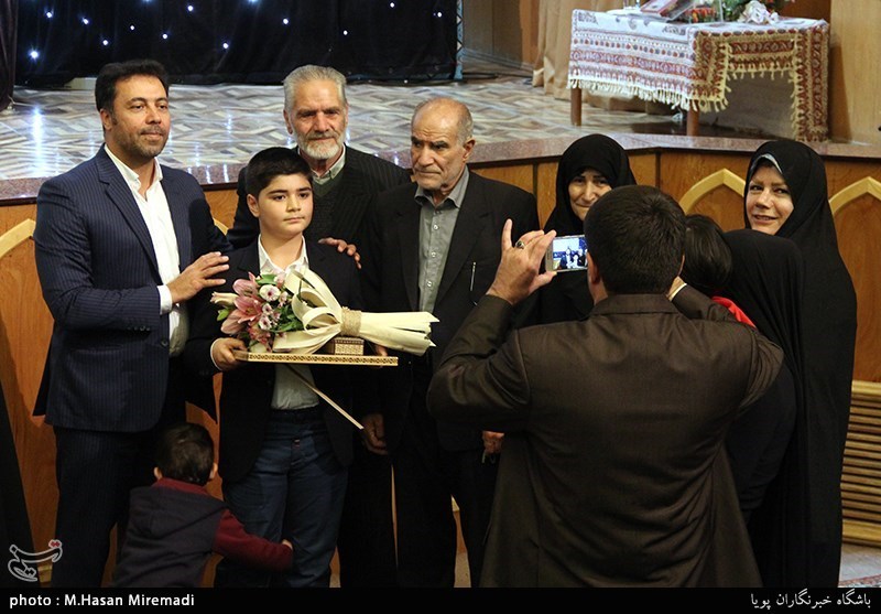 تجلیل از 19حافظ کل قرآن