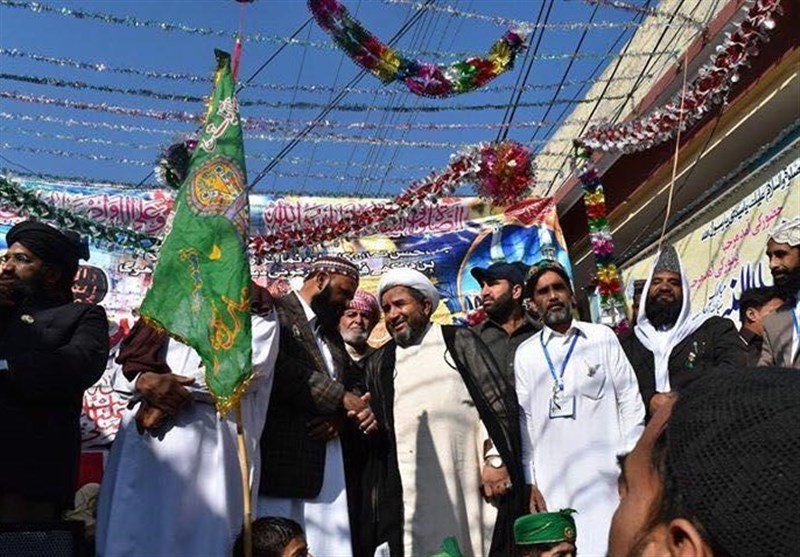 اہلسنت نوجوانوں کی جانب سے شیعہ عالم دین کا اخوت و محبت بھرا استقبال؛ تکفیری سیخ پا