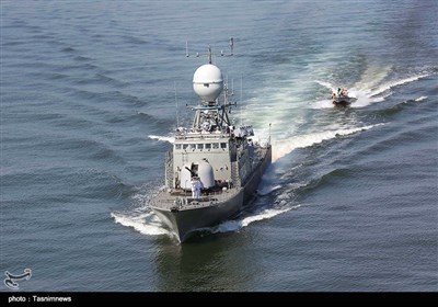 تحویل‌ ناو موشک انداز سپر به نیروی دریای ارتش توسط وزارت دفاع