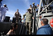 تحویل‌ ناو موشک انداز سپر به نیروی دریای ارتش توسط وزارت دفاع