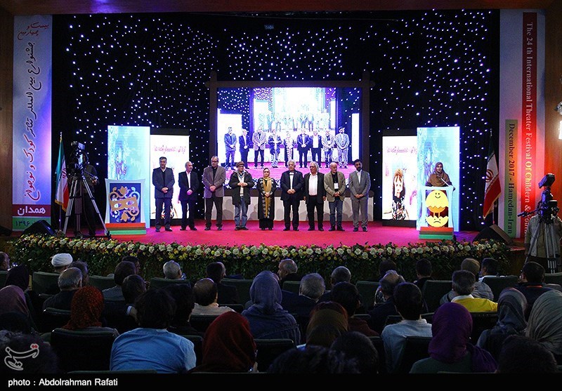 جشنواره تئاتر کودک و نوجوان در همدان غروب کرد/جشنواره‌ای بین‌المللی همچنان بدون حضور وزیر