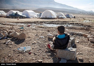 سفر جمعی از مدیران مسئول رسانه‌ها به مناطق زلزله‌زده غرب کشور