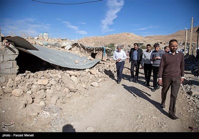 سفر جمعی از مدیران مسئول رسانه‌ها به مناطق زلزله‌زده غرب کشور