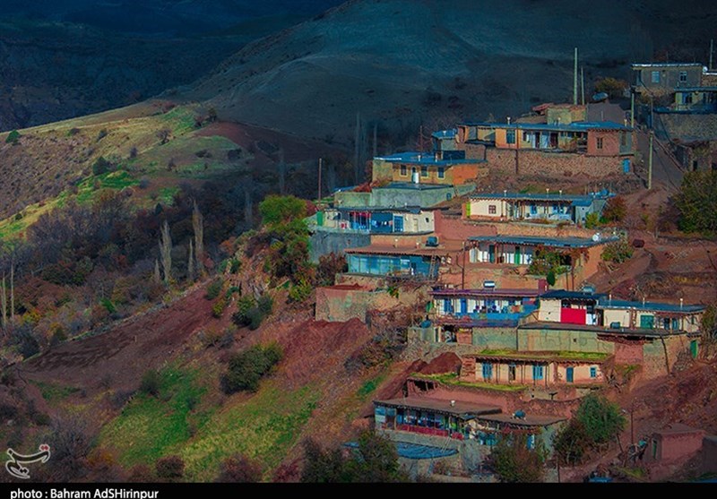 معماری زیبای روستای پلکانی کزج در دل طبیعتی سحرانگیز + فیلم