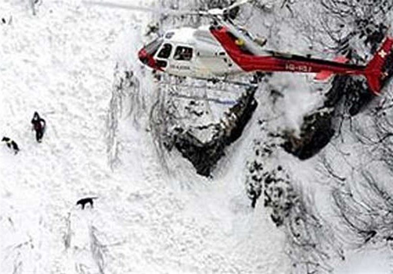 3 تیم هلال احمر و 2 بالگرد برای پیداکردن کوهنوردان مفقود شده مشهدی اعزام شد
