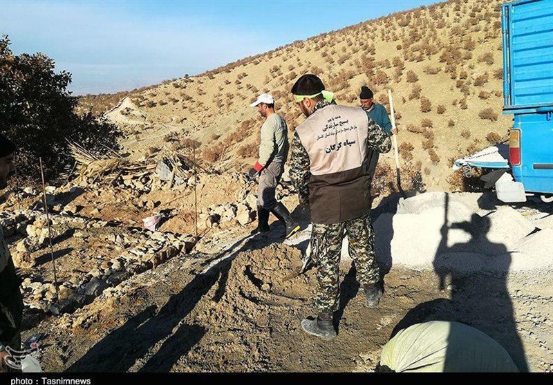 2 گروه جهادی از آزادشهر و مینودشت به مناطق زلزله‌زده کرمانشاه اعزام شدند