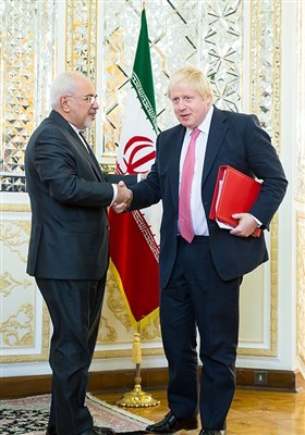 بوریس جانسون وزیر امور خارجه انگلیس و محمدجواد ظریف وزیر امور خارجه ایران