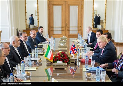 دیدار بوریس جانسون وزیر امور خارجه انگلیس و محمدجواد ظریف وزیر امور خارجه ایران