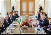 برطانوی وزیر خارجہ کی ظریف سے ملاقات + تصاویر