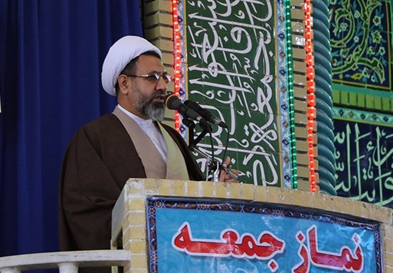 کرمان| مسئولان باید با اراده قوی و روحیه انقلابی کار کنند