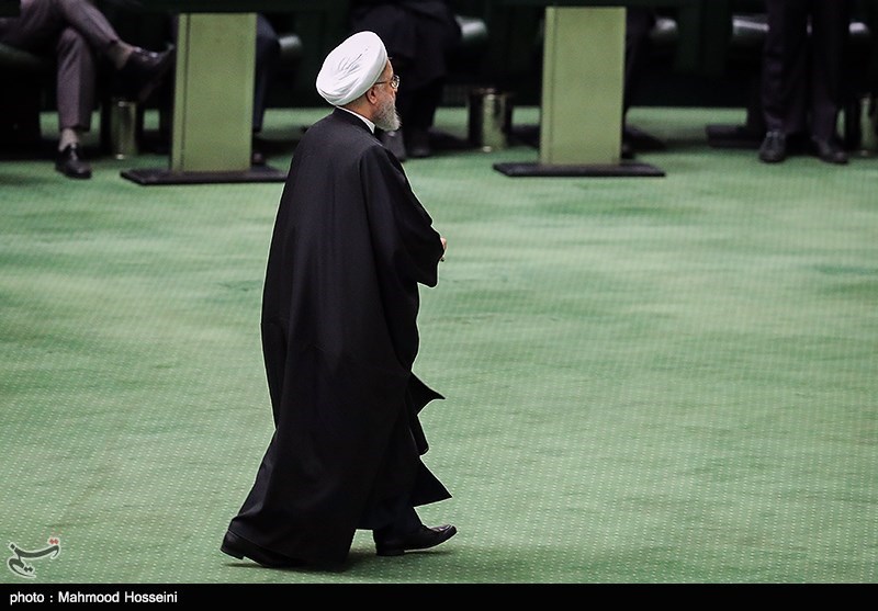 رویترز: روحانی پنجمین بودجه انقباضی خود را به مجلس برد