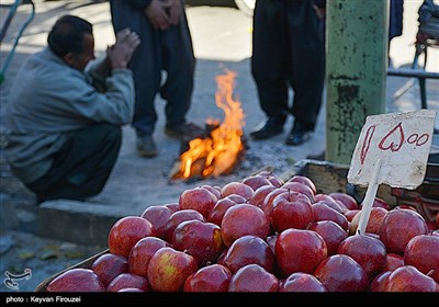 جمعه بازار خیابان سیروس نیز در نوع خود بسیار خاص است چرا که این خیابان را به محلی برای فروش انواع و اقسام وسایل و لوازم دست دوم تبدیل کرده است.