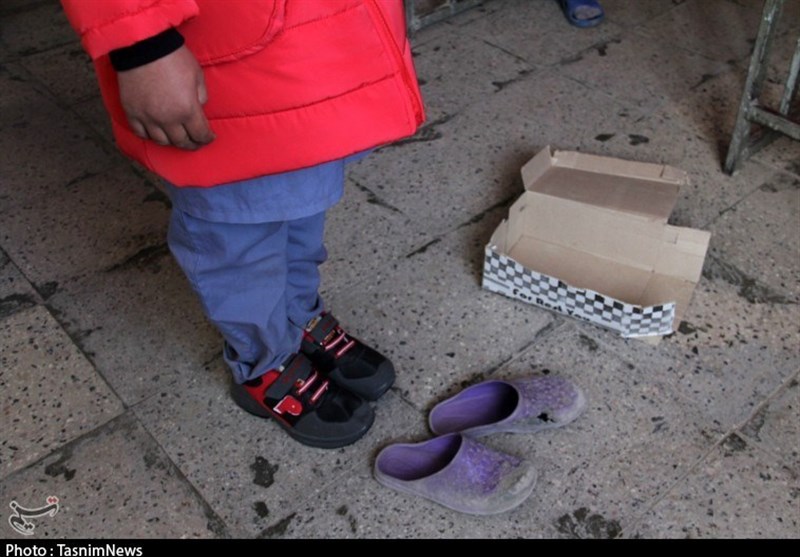 اهدای کاپشن و کفش به دانش‌آموزان مناطق محروم شهرستان میانه+تصاویر