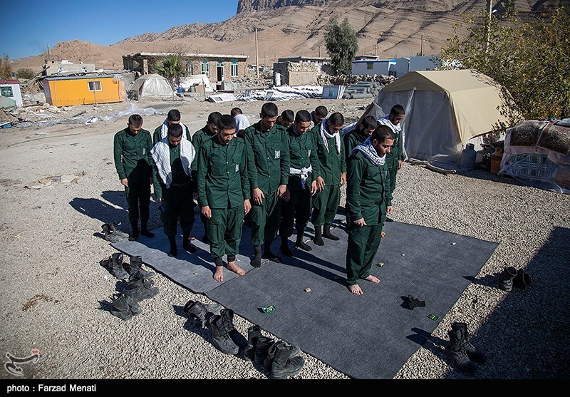 IRGC Accomplishes Mission to Accommodate Quake-Hit Villagers in Western Iran