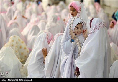 مراسم جشن تکلیف دختران دانش آموز در حرم حضرت معصومه