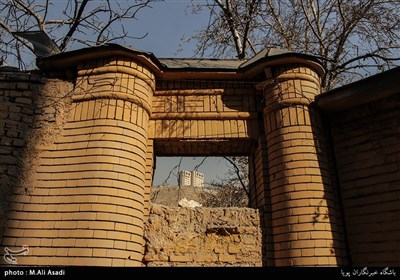 نمایی از بافت سنتی و مدرنیته در محله درکه تهران