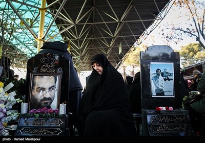 مزار شهید صادق نیلی و شهید علیرضا برادران نجار در دوازدهمین سالگرد شهدای اصحاب رسانه - بهشت زهرا(س) تهران