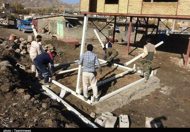 30 جهادگر از خراسان جنوبی در روستای زلزله زده شیخ صله کرمانشاه خدمت‌رسانی می‌کنند