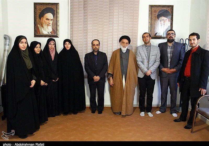خبرنگاران دفتر تسنیم در استان همدان با آیت‌الله موسوی اصفهانی دیدار کردند