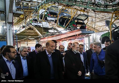 بازدید علی لاریجانی رئیس مجلس شورای اسلامی از خط تولید محصولات شرکت ایران خودرو
