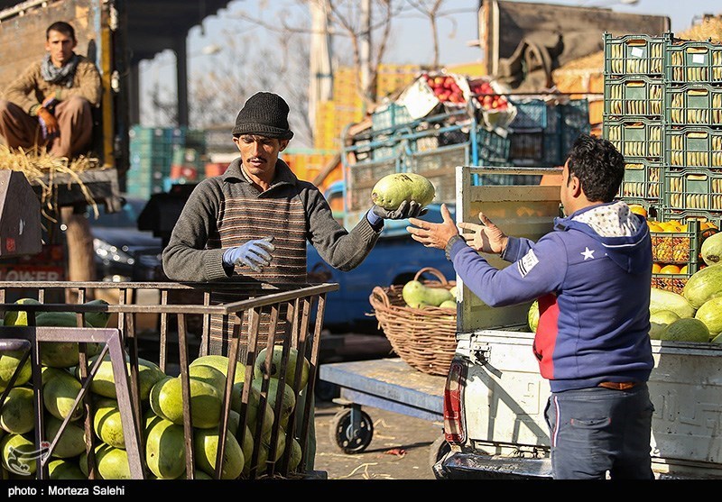 همدان| خودروهای سیار میوه فروشی در سطح شهر نهاوند با اقدام شهرداری ساماندهی شوند