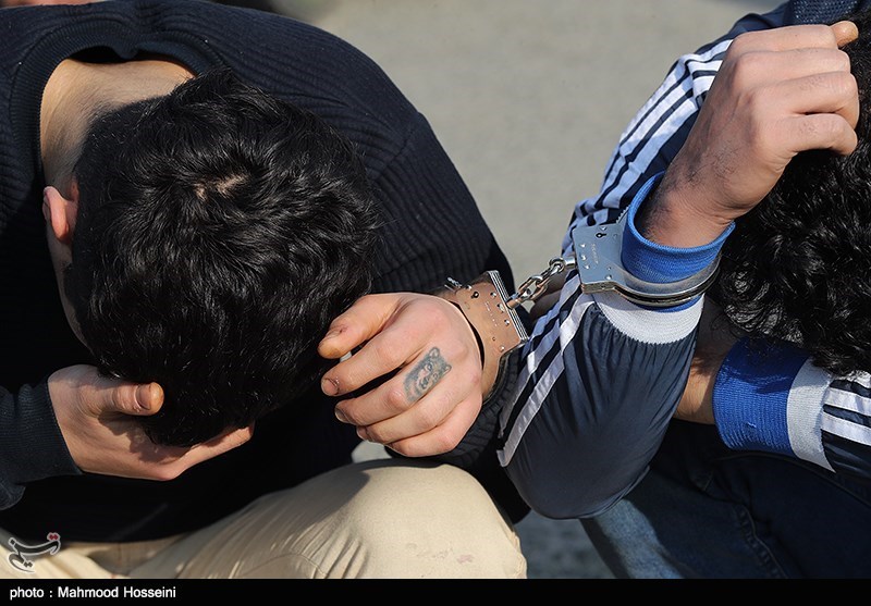دستگیری فروشنده مشروبات الکلی در ولنجک + عکس