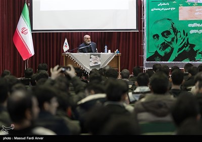 سخنرانی حسین شریعتمداری مدیر مسئول روزنامه کیهان در گردهمایی بزرگ دانشجویان تبریز