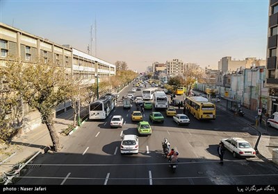 در ابتدای خیابان پیروزی کارخانه برق تهران قرار دارد