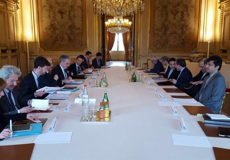 Iranian, French Diplomats Discuss Closer Ties