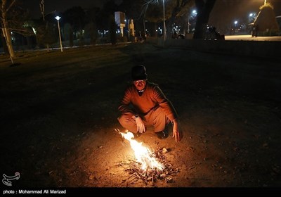 تہران؛ زلزلے کے بعد عوام نے رات سڑکوں اور پارکوں میں گزاری