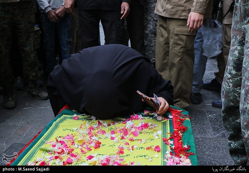 پیکر مطهر شهید مدافع حرم &quot;صالحی&quot; وارد کرمان شد