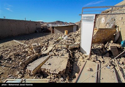 Quake Startles Residents in Central Iran, Damages Homes