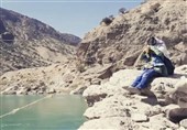 بازی با مرگ اهالی «نسه‌کوه» در محروم‌‌ترین منطقه ایران/ عبور از رودخانه وحشی و خروشان خرسان با سیم بکسل + فیلم