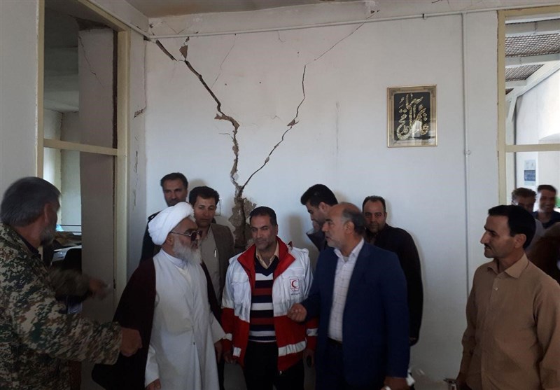 نماینده مردم کرمان در مجلس خبرگان از منطقه زلزله‌زده کوهبنان بازدید کرد