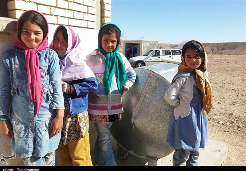 پیاده‌روی 4ساعته تا مدرسه؛ سهم اهالی «قلعه تبر» از زندگی «هیچ»+ تصاویر