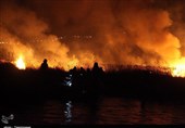 گزارش|زریبار قربانی آتش سهل‌انگاری و باورهای اشتباه/ 56هکتار از اراضی زراعی و نیزارهای دریاچه دود شد + فیلم