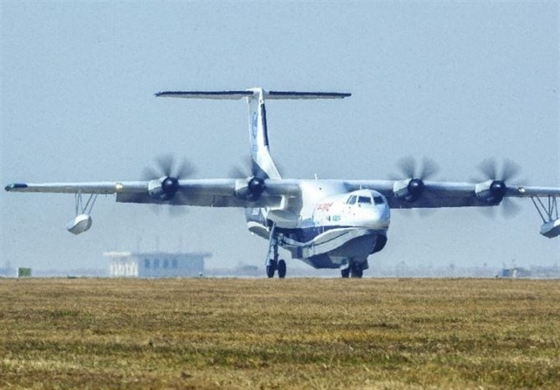 World&apos;s Largest Amphibious Aircraft Takes Off in China